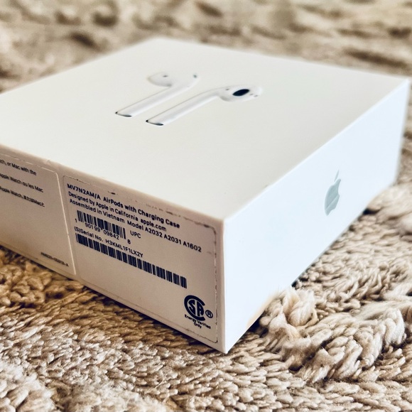 New gen. Noise Cancellation Apple White AirPods - Picture 4 of 4